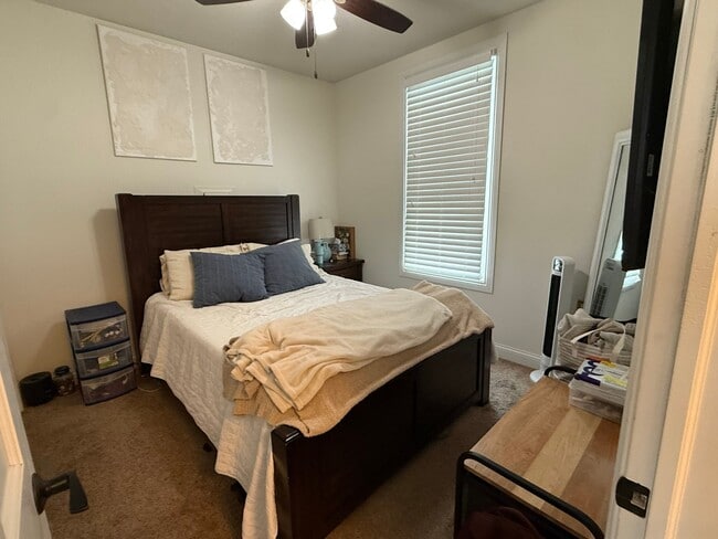 Building Photo - Beautiful Remodeled 1+ Bedroom