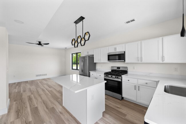 Photo - 1295 Holmden Ave Unit 2