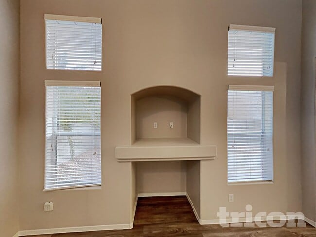 Photo - 7900 Hornbeam Ct