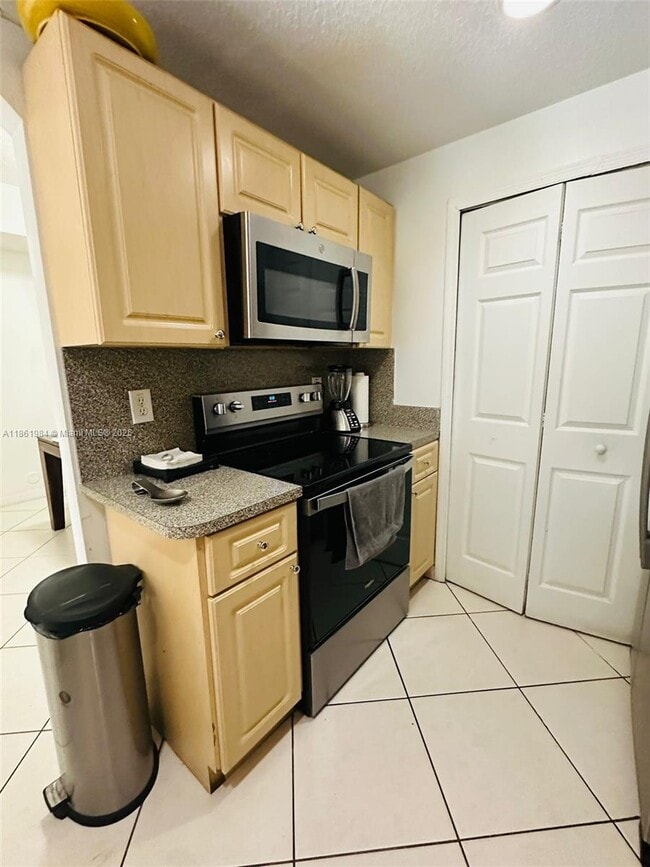 Photo - 6400 NW 114th Ave Unidad 1101