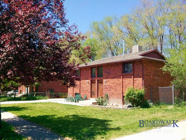 Building Photo - 233/235 E Julie Anna Drive Unit 235 E Julie Anna (upper ) Rental