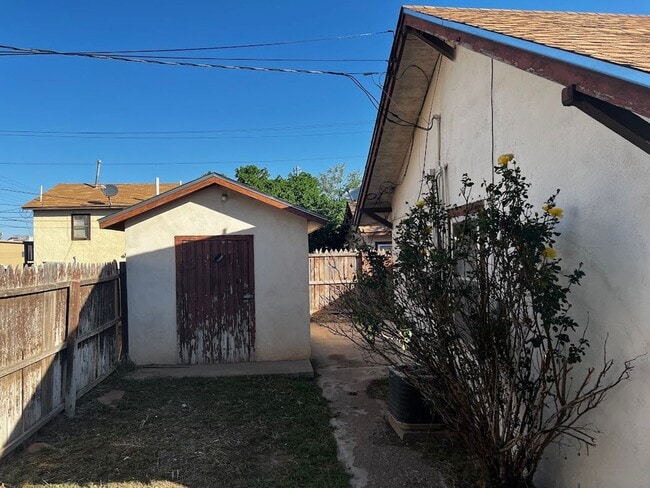 Photo - 504 S Avenue B