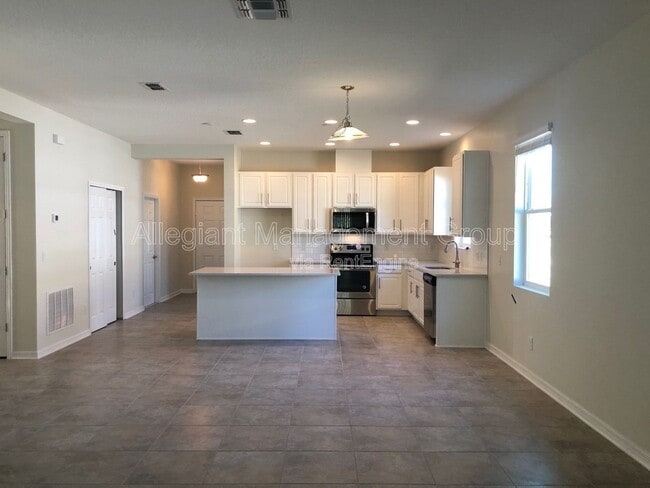 Photo - 2715 Creekmore Ct