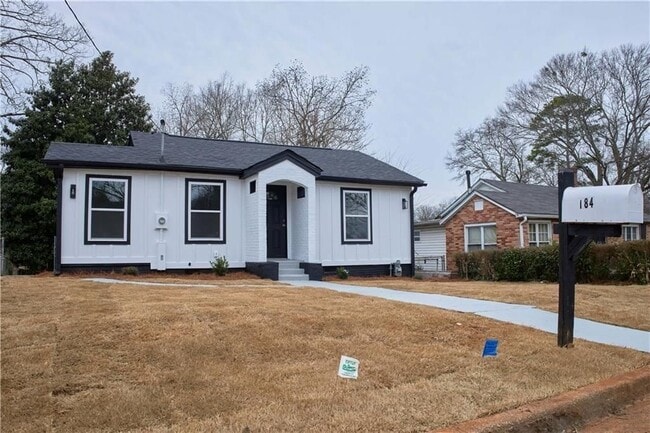 Photo - 184 Scott St NW