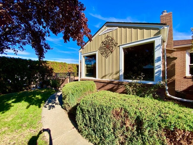 Photo - Darling Home in Historic Yakima Neighborhood