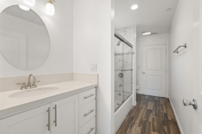 Photo - 1327 W 37th Pl