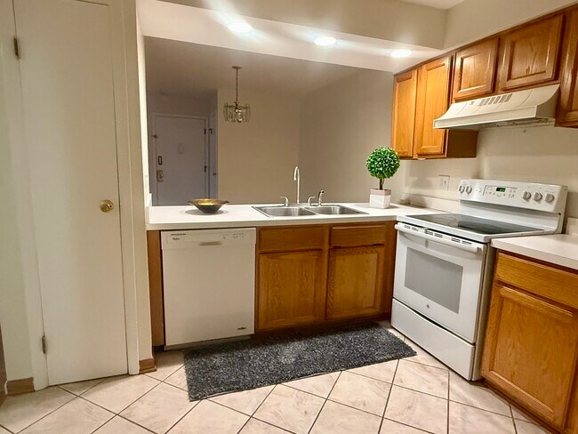 Photo - 4424 Euclid Ave Unit 1D
