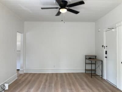 Photo - 303 E Madison St Unit 2