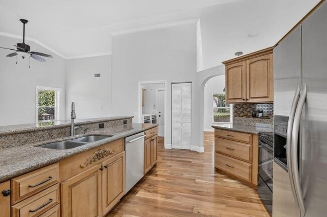 Photo - 1959 Water Ridge Dr