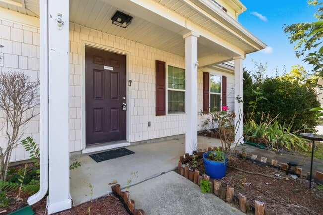1428 Nature Pl