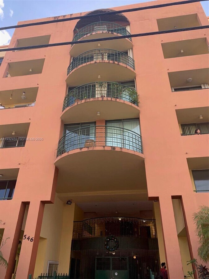 Photo - 546 SW 1st St Unit 403