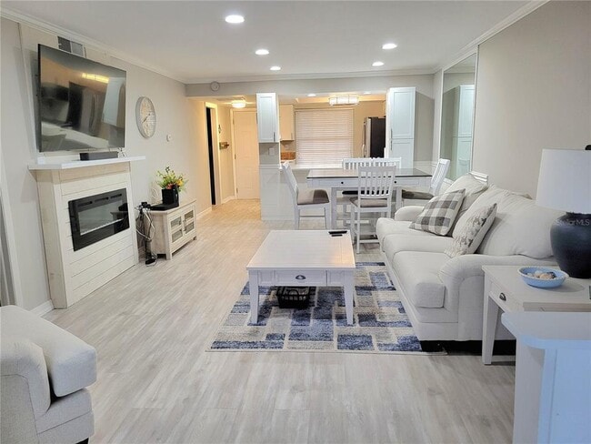 Photo - 930 Virginia St Unit 203