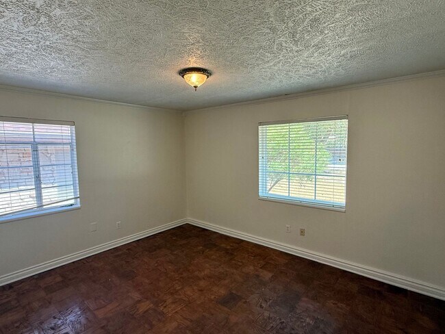 Photo - 1833 Westminster Pl