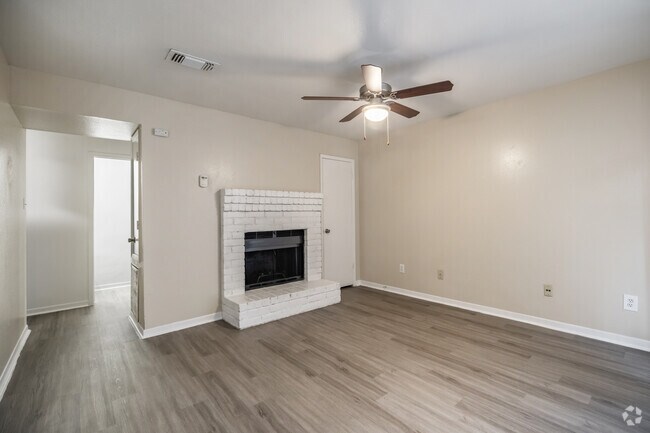 2BR, 1.5BA - 1,080SF - Living Room