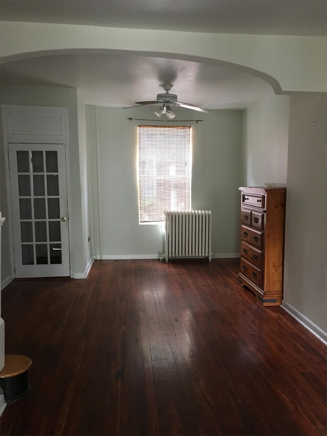Building Photo - 3015 Cambridge St Rental