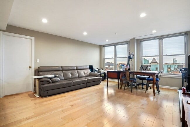 Photo - 20 Webster St Unit 605