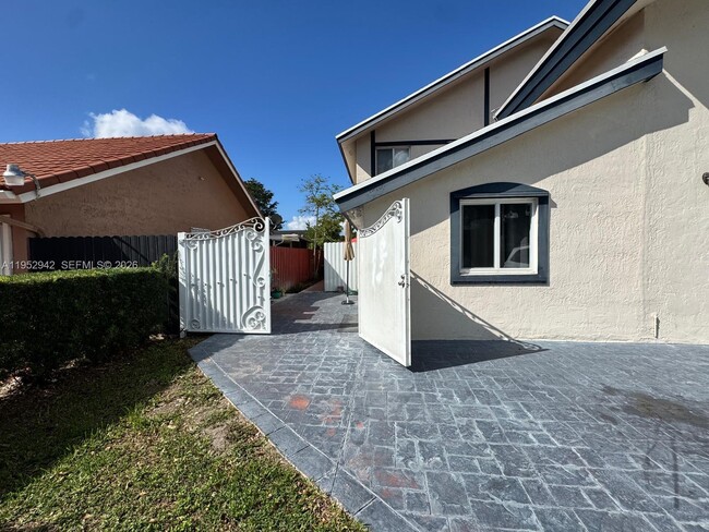 Photo - 10710 SW 141st Ave Unit 1