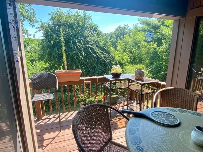 Photo - 215 Trailside Way