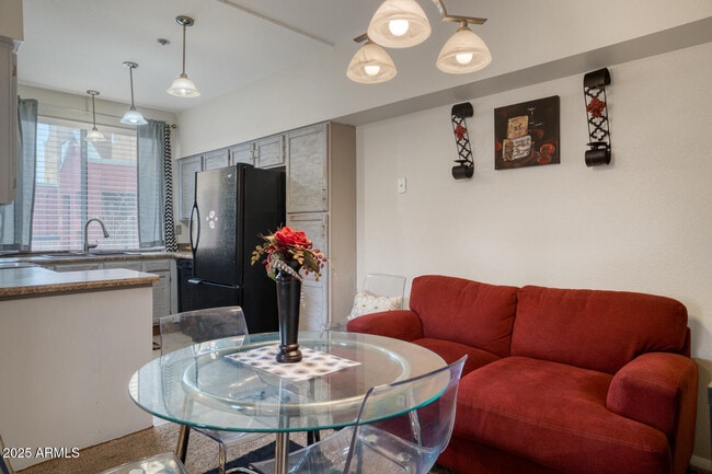 Photo - 154 W 5th St