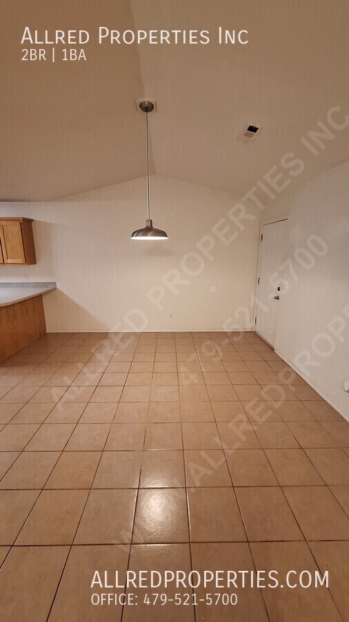 Photo - 2697 N Center St