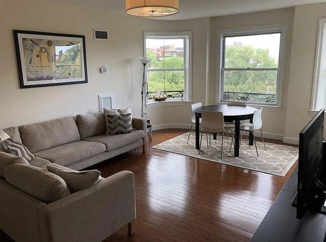 Photo - 390 Commonwealth Ave Unidad 609