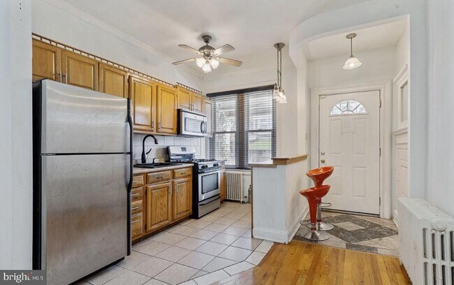 Building Photo - 220 S 53rd St Unit 1ST FLOOR