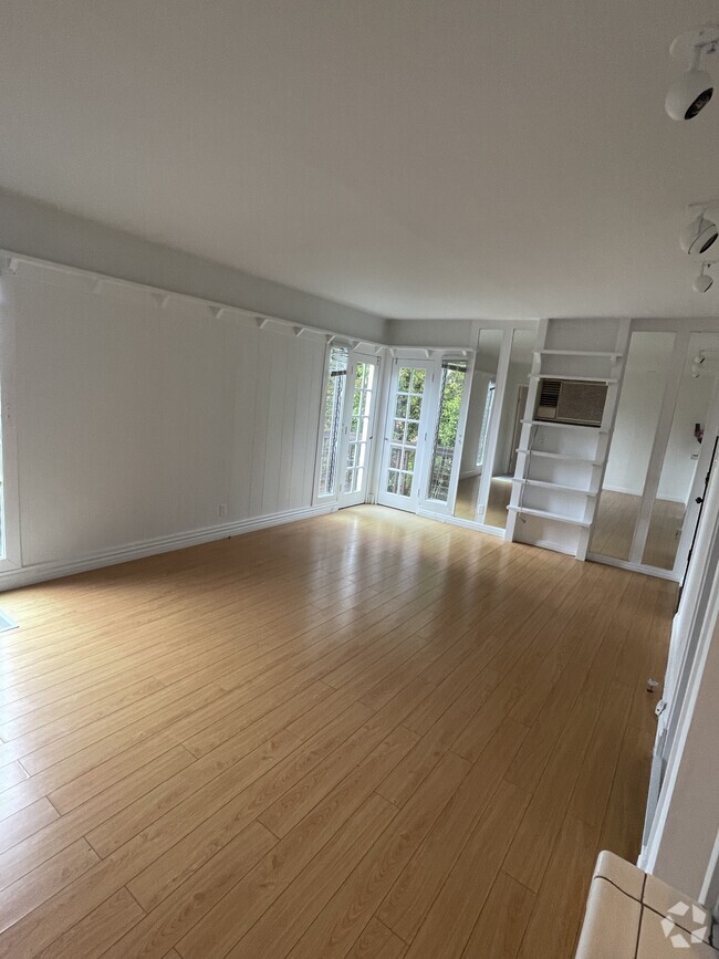 Building Photo - 1416 Stanford Dr Unit A Rental