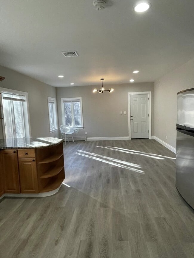 Photo - 200-01-201 26th Ave