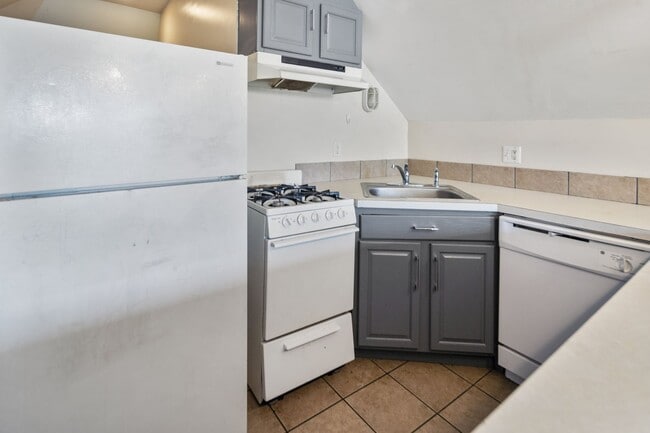 Photo - 213-215 Columbia St Unit Apt 3