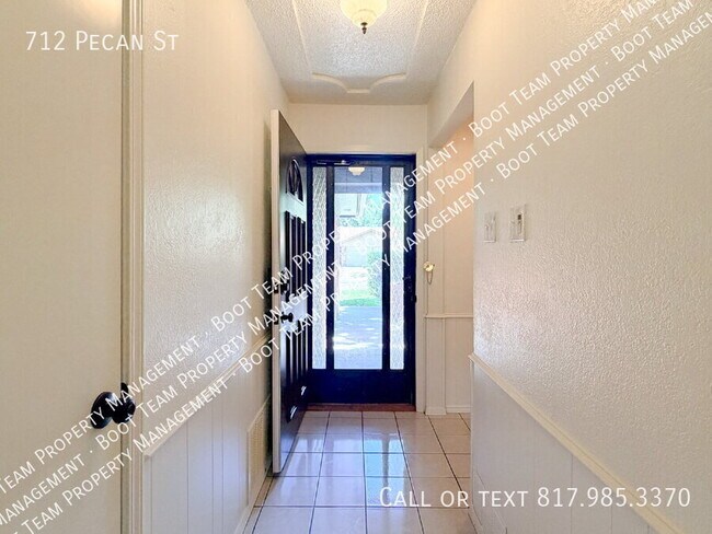 Photo - 712 Pecan St