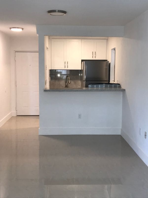 Photo - 142 SW 18th Ave