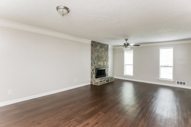 Photo - 3904 Loring Ln