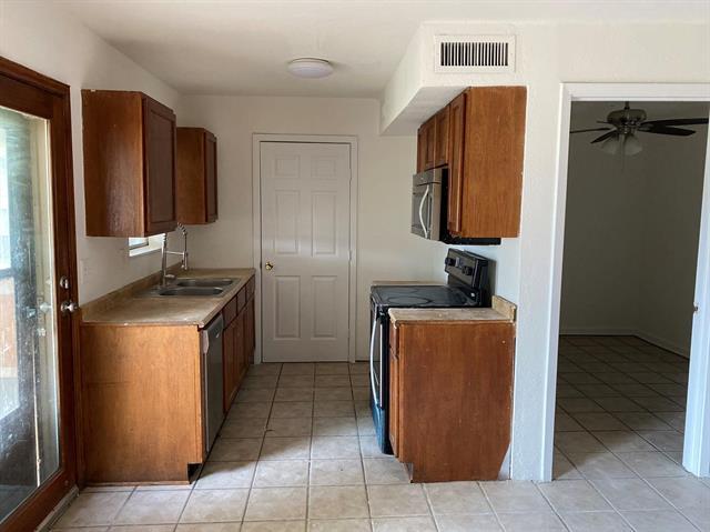 Photo - 1067 Elmwood Dr