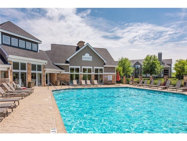 Building Photo - Gorgeous 2 Bed / 2 Bath Minnetonka Townhom... Rental
