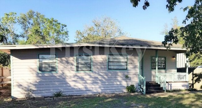 Photo - 10070 Harris Ave
