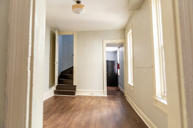 Photo - 638 N 6th St