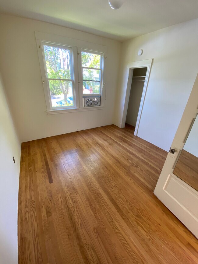 Bedroom - 2801 Fulton St Unit B