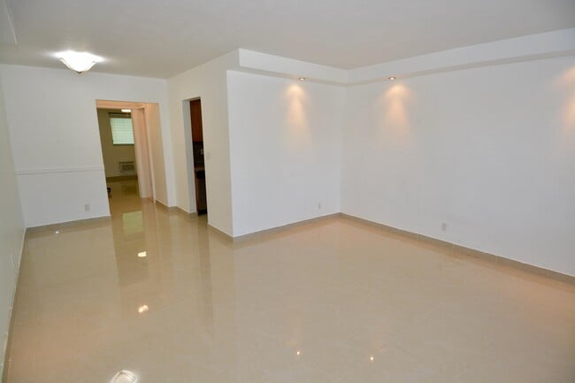 Photo - 2000 NE 51st Ct Condo Unit 103