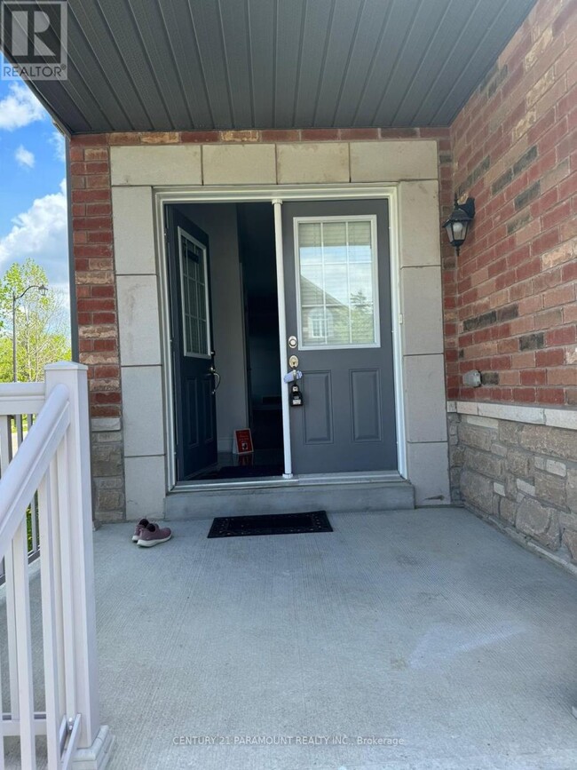 Photo - 80 Hollowgrove Blvd