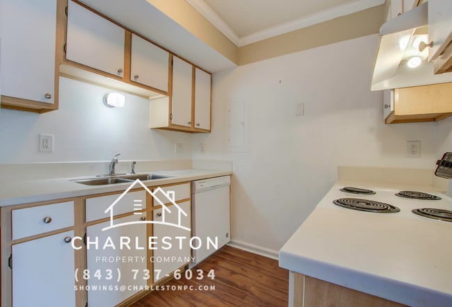 Photo - 2494 Etiwan Ave