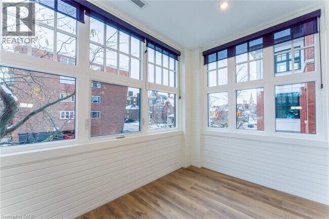 Photo - 100 Charlton Ave W Unit 202