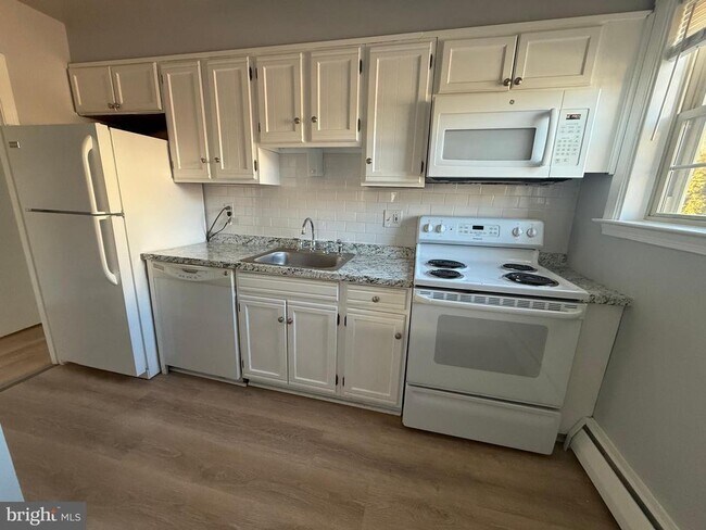 Photo - 27 Wallingford Ave