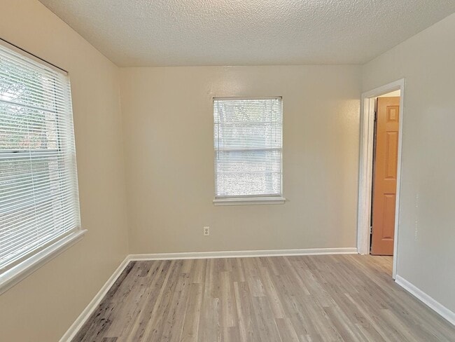 Photo - Quaint 3-Bedroom Home - Fenced Yard