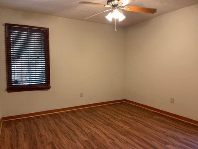 Photo - Charming 3 bedroom house in great shape