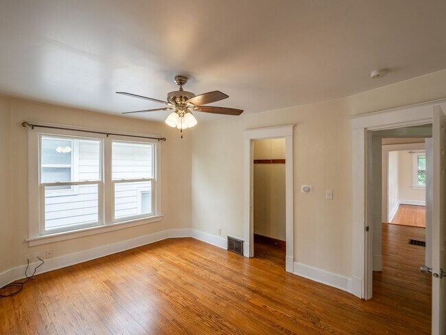 Photo - Howell Unit E
