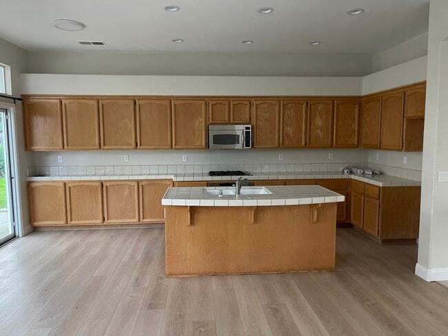 Photo - 5637 Darby Rd