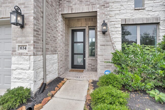 Photo - 634 Cibolo Creek Dr