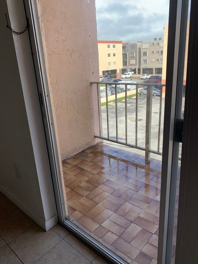 Photo - 6130 W 19th Ave Unidad 207