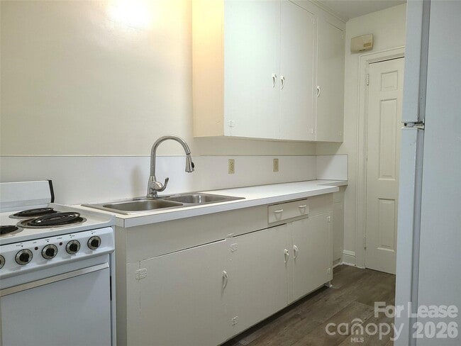 Photo - 523 Willoughby St Unidad 1