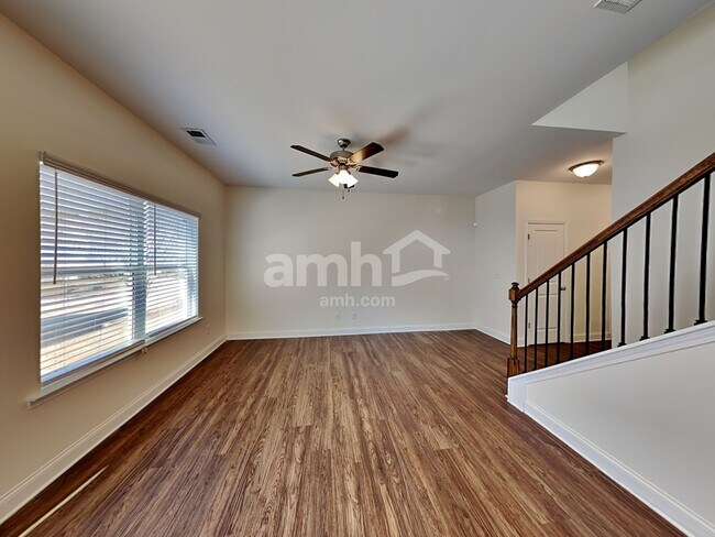 Photo - 8141 Willowbank Way